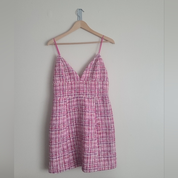 REVOLVE House of Harlow 1960. NWT. Candy Pink V-Neck Tweed. Dress Size M - Picture 10 of 10